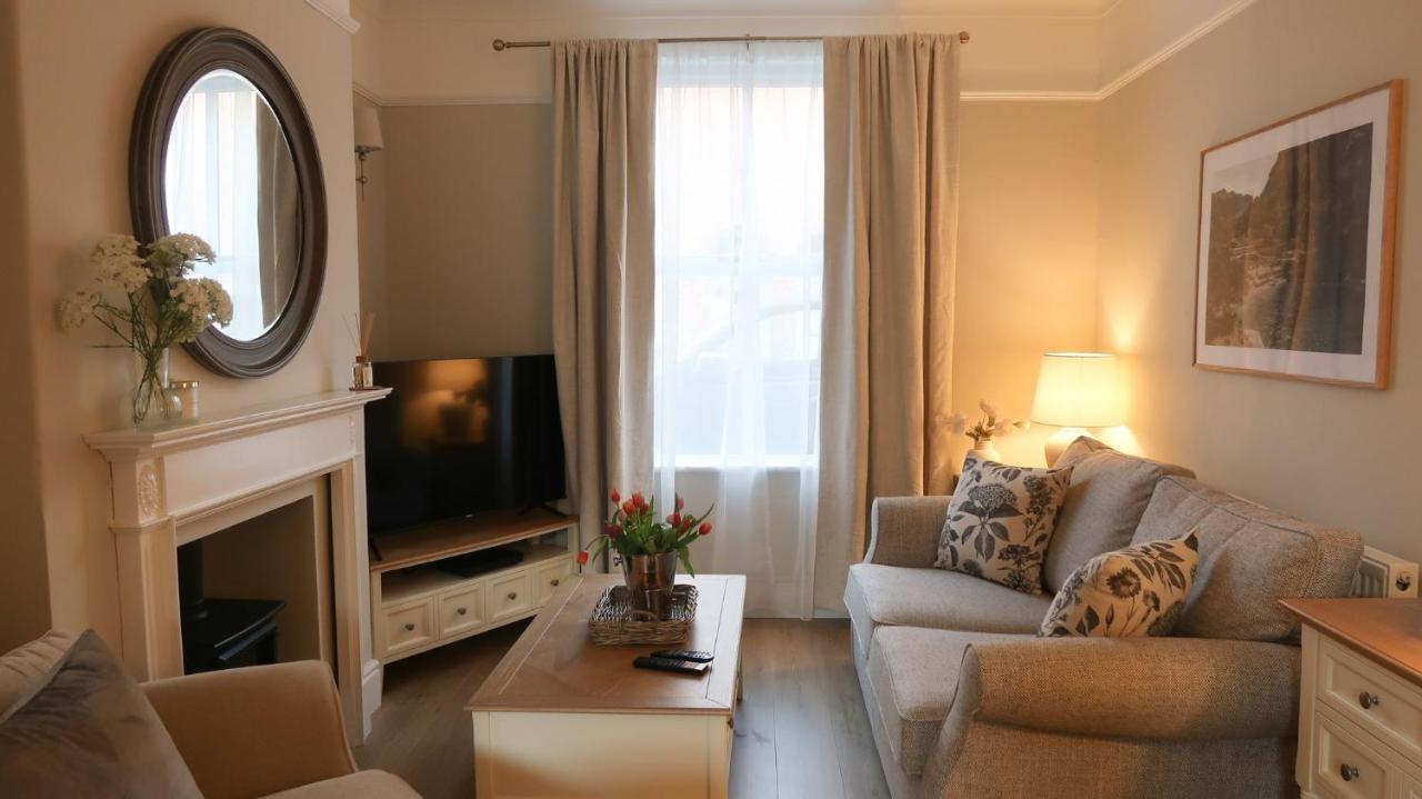 Luxury Living Outside The City Walls - Sleeps Six! 체스터 외부 사진