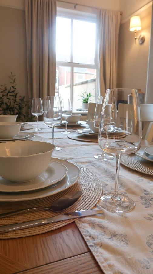 Luxury Living Outside The City Walls - Sleeps Six! 체스터 외부 사진